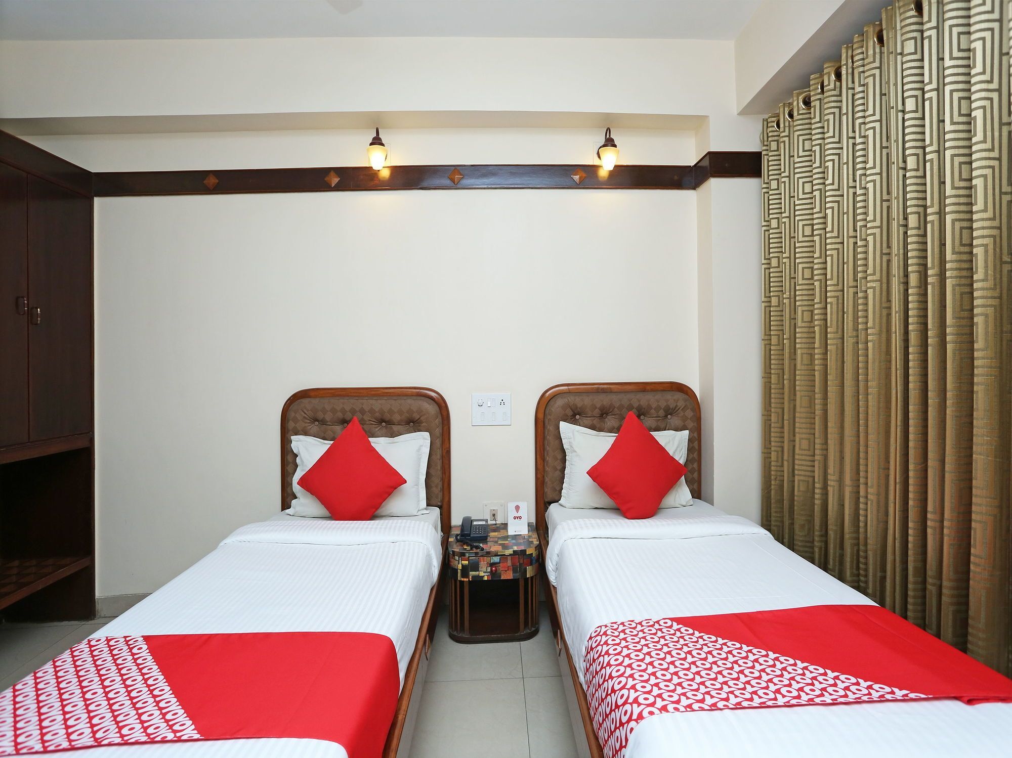 Hotel Amrit Regency Guwahati Bagian luar foto