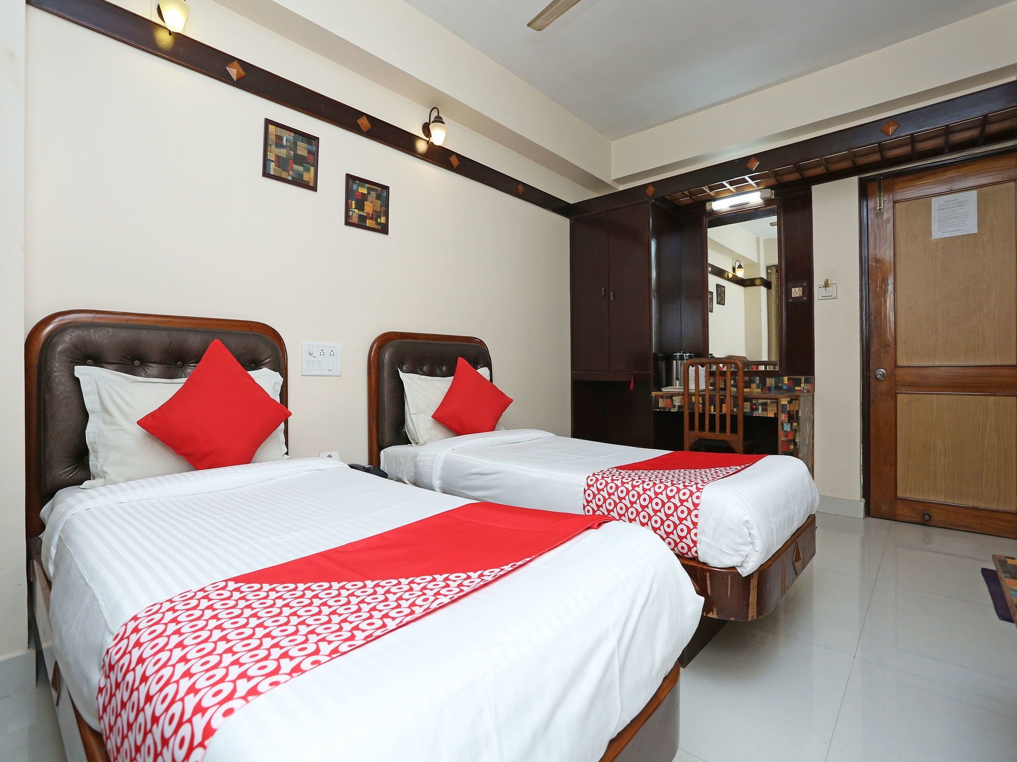Hotel Amrit Regency Guwahati Bagian luar foto